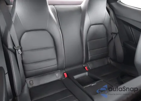 2013 Mercedes-Benz C 250 z USA, uszkodzony, nr VIN WDDGJ4HB7DG068579